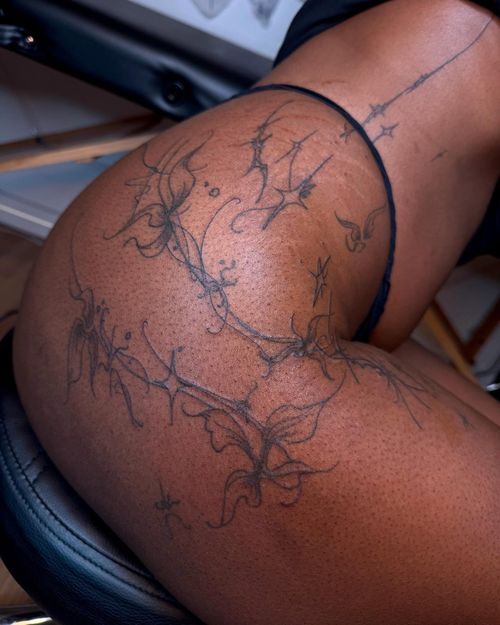 Delicate Abstract Floral Tendrils
