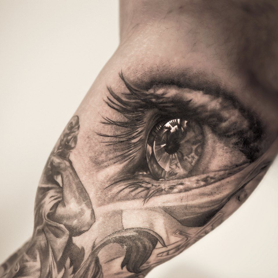 Realistic Eye Tattoo by Sam Ford : Tattoos