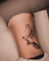 Yes, I do small tattoos as well ?️ Dove done at @muka_studio . . . . #dovetattoo #birdtattoo #smalltattoo #dotworkers #tatuaje #тату #graphictattoo #polishtattoo #dotworktattoo #lamadelray #tatuaż #tattoo #tattooartist #illustrationtattoo #krakowtattoo #polandtattoos #tattoos #fineline #pepax #pepaxcartridges #tattoopoland