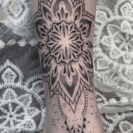 Some ornamental close ups
I will be guesting in Bromley on the 26th, 27th and 28th of march. Drop me a message if you want to make something cool ! ?
Based in Brighton and Epsom ?
#tattooartist #ornamentaltattoo #finelinetattoo #mandalatattoo