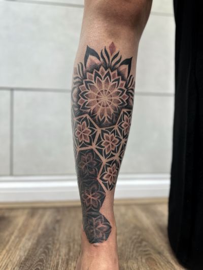 Geometric dotwork blastover