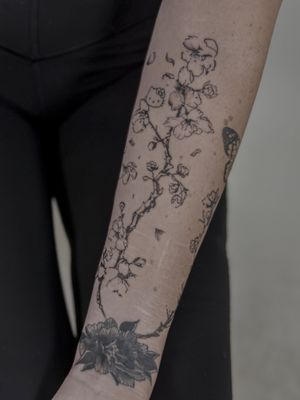 Floral tattoo style