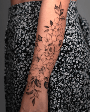 Floral tattoo style