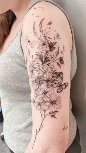 Floral tattoo style