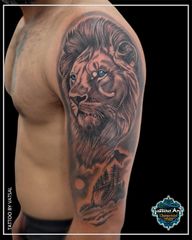 lion tattoo half sleeve #lion #liontattoo #halfsleevetatto #halfsleeveliontattoo #lionhalfsleevetattoo #tattooideas #blackandgreytattoo #londontattoo #bestattooinlondon #trending #foryou