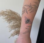 Kleines Cover up 🙈✨ love it #inked #tattoo #backtattoo #blackwork #dotwork #mandala #dotworkmandala #black #smalltattoo #signinspiration #designideas #tattoo #geometrictattoo #geometry #tattooideas #tattooinspiration #tattooart #flashtattoo #flash #tattooing #tattoolove #tattoodesign #ink #inkedgirlsdoitbetter #ornamentaltattoo #selfmade #selflove #inspiration #inkinspiration