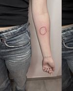 Filo ⭕️ 📍 @blue_tony_toy • #circletattoo #redtattoo #redcircletattoo #abstracttatoo #linetattoos