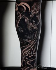Saber en envejecer es la mayor de las sabidurías ✨ @agoratattooink Knowing how to grow old is the greatest of wisdom✨ ..@jconly_official @alcorcontattoosupplies @lt.tattooequipment @vicecolors_official @vegatattoosupplies @protonstencillatam @tattooproton ..#leoinktattoos #leotattoos #agoratattoo #tatuadorarealismo #tattooartistwoman #vejeztattoos #viejoconpuro #tattoosmadrid #moratalaztattoo