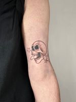 More skulls 💀 @liam.bbbyy tattooed at @thestoryofus.mcr ✨ . . . . . #customtattoo #skulltattoo #manchestertattoo #skull #cybertribal