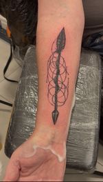 Geometric Spear Arrow