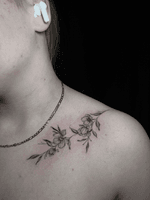 Collarbone Floral