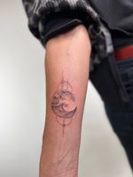 Crescent Wave with Geometric Lines