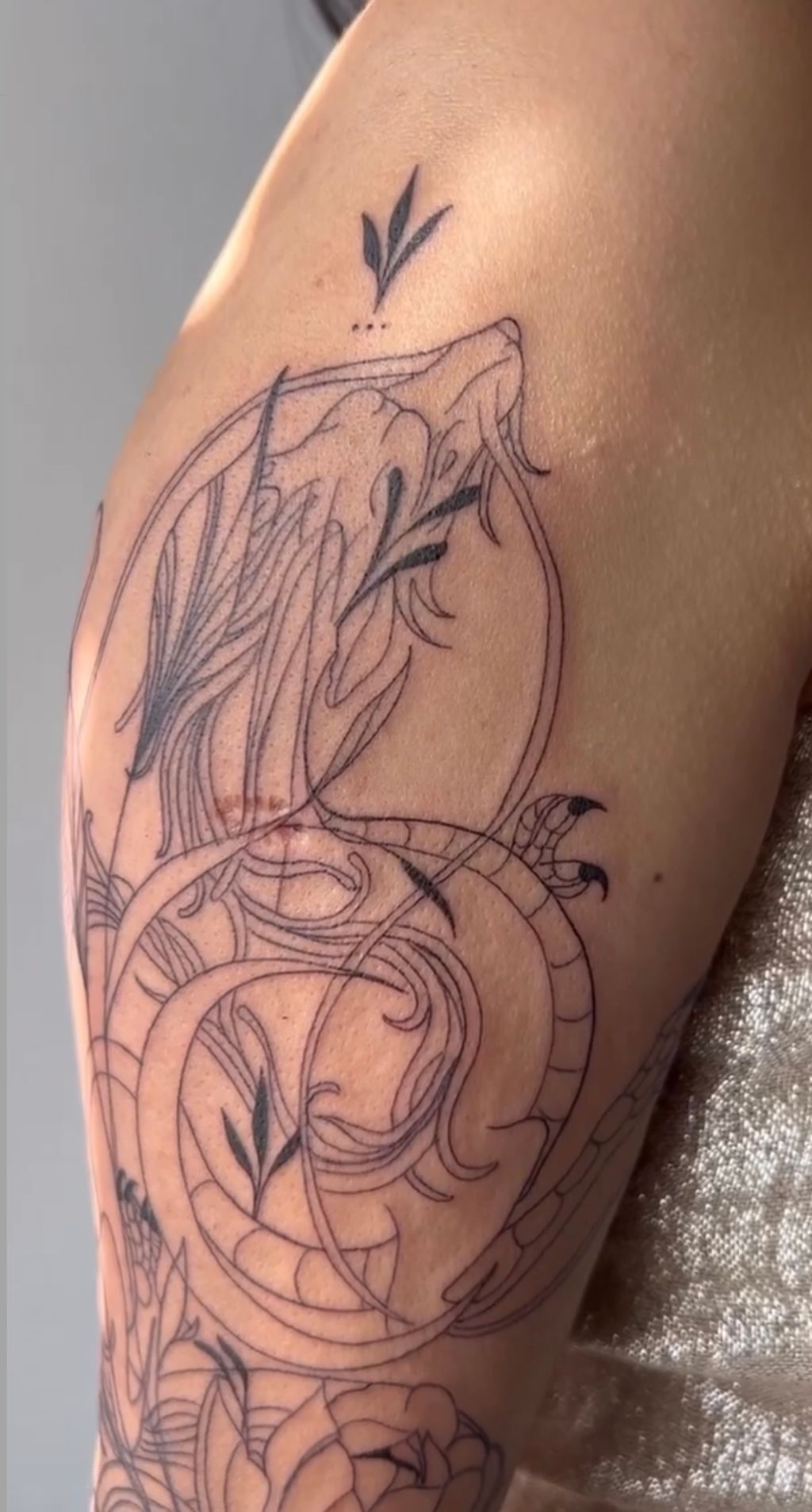 Fleur Noire Tattoo