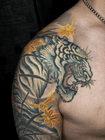 Roaring Tiger Half-Sleeve