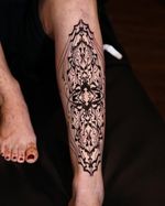 would love to tattoo some more of my original designs. Ask me for my flash!! DM me or email me. #tattoo #blackworktattoo #blacktattoo #nyc #nyctattoo #abstarctart #abstracttattoo #painttattoo #caligraphytattoo #blacnadgrey