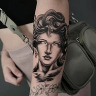 More snakes ??? . . . . . . #medusatattoo #customtattoo #medusa #snake #armtattoo #art #tattooartist #blackandgreytattoo #bodyart #ink #tattoomayhemstudio #californiatattoo #anaheim