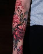 This is a rendition of a marvel vintage artist Crhistine Klein. I would love to tattoo more like this. #tattoo #nyc #nyctattoo #painttattoo #paint #colortattoo #floraltattoos #floraltattoodesign #botanicaltattooartist #botanicaltattoos #flowers #flowerstagram #tattooflowers