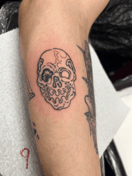 Melting Skull Outline