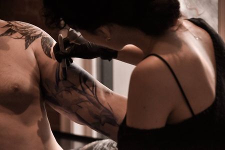 Neotribal arm piece
