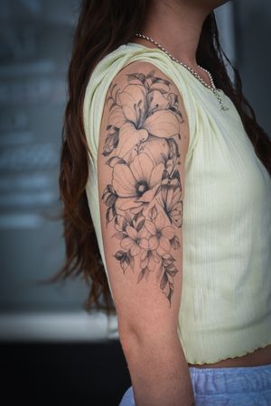 Floral tattoo style