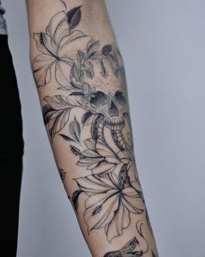 Black & Gray tattoo style