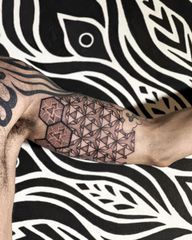 Sleeve in progress. Elements 🌱 🔥 💦 ☁️ 🌌 Thank you @erpandone_official_ ❤️🙏 . . . . #sleeveinprogress #sleevetattoo #geometrictattoo #sacredgeometrytattoo #A#dotworktattoo #merkabatattoo #geometricpattern #tattooart #ink #inked #merkabahartchallenge