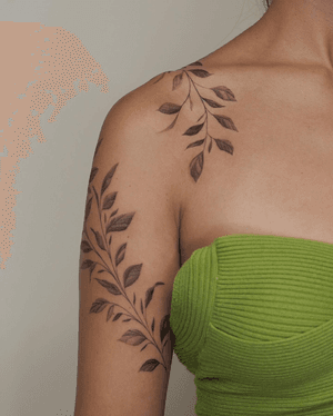 Floral tattoo style