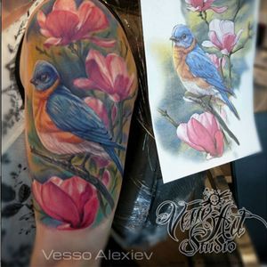 #bird #magnoliatattoo #customtattoos #vessoart #pocklington #cheyentattoopen #worldfamousink