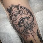 Gap filler for @corners_designs today - - - - - - #witch#witchy#witchytattoo#gothic#gothictattoo#spiderweb#spiderwebtattoo#blackworker#dotwork#dowtorkworkers#dotwork#dotworktattoo#eye#eyetattoo#ouiji#ouijiboard#ouijitattoo#ouigitattoos#thorns#thorntattoo#thorntattoos#gothicart