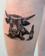 The most interesting idea for me. My customer wrote about her idea : I want a cow with a bottle of Bourbon. And at first I had a solution in my mind such as a cartoon character in the form of a cow hugging a bottle, but changed the idea pretty quickly. Because it would look like she’s an alcoholic😂 but that’s not true😅 So I decided it would be better to let it be a resting cow, with slightly increased proportions of the head and let the bottle be next to it. It’s like the cow is on vacation and having a good time. What do you think? Good execution? #tattoonyc #nyctattoo #minitattoonyc #nycminitattoo #microrealismnyc #nycmicrorealismtattoo #nycmicrorealism #tattooshopnyc #tattooideas