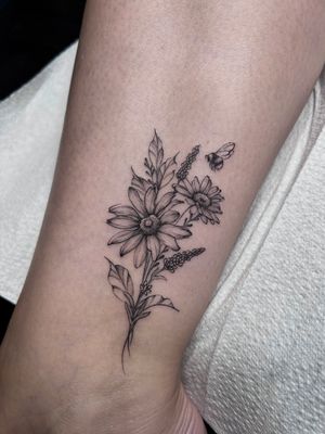 Floral tattoo style