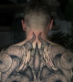 Bonjour tout le monde ! Je vous présente ce projet en photo que j’ai réalisé lors de la convention de @lilletattooconvention Un dos complet, accompli en deux jours, inspiré du film Dragon Rouge, mais réadapté dans mon style. Un grand merci à @morieuxluc pour sa gestion impeccable lors de cette convention et pour son incroyable résilience. Merci encore pour ta confiance ! Restez connectés pour découvrir d’autres photos et vidéos de ce projet #tattoo #tattooart #tattooartist #tattoomodel #tattoostyle #tattoos #ink #inkdrawing #inkart #inktattoo #body #bodysuit #dragonrouge #anthonyhopkins #conventiontattoo #france #belgique #belgium🇧🇪 #lille #tournai