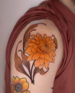 𝔏𝔢 𝔇𝔞𝔩𝔥𝔦𝔞 ________ Pour les projets perso ou flash, envoyez moi un DM ________ #tattoo #paristattoo #tatouage #ink #inked #flowers #flowerstattoo #neotraditional #paris #dalhia #fleurs