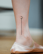 Minimalist Crescent Line