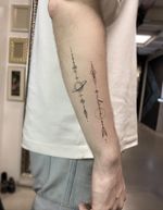 #ink #dovenadam #dovenadamtattoo #dovenadamart #blackwork #blacktattoo #blackandgrey #blackandgreytattoo #tattooideas #tattooart #tattoomag #tattoodesign #tattoomodel #tatt #tatts #blackandwhite #blackandwhitetattoo #traditionaltattoo #traditional #tattoolife #dövme #arrows #arrowtattoo #linetattoo