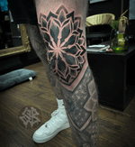 Continuing this leg sleeve! Loved doing this one, and @evan_phelan_ sat like a champ as always! Was lovely to see you again! . @sphynxtattoodublin . #kneetattoo #mandalatattoos #dublintattoo #geometrictattoo #legtattoos