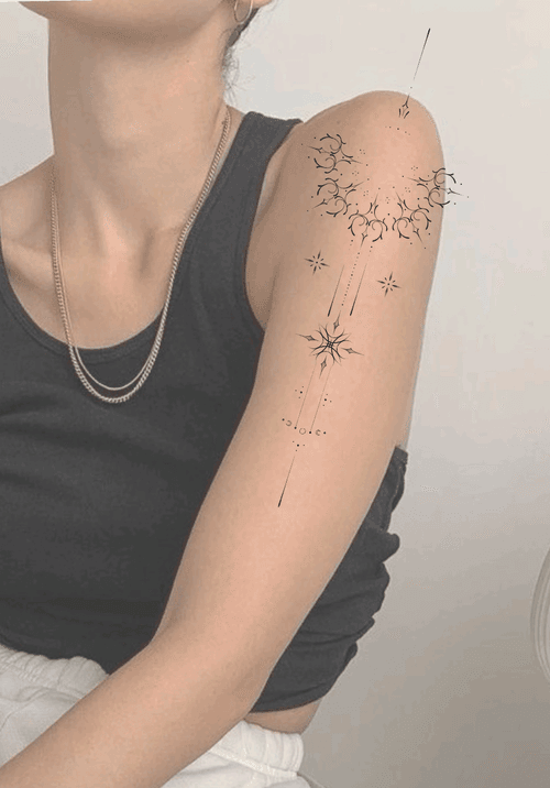 Stunning shoulder adornment ✨