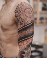 {kolejna porcja rękawa Kuby, dzięki za zaufanie i do następnego!} ☀️ . 🗺 @panterabydgoszcz . ✉️ zapisy: listopad . #tattoo #tattoogirl #tattooinspiration #tattooideas #tattooflash #floral #floraldesign #floraltattoo #floraltattoodesign #floraltattoo #fineline #finelinetattoo #bydgoszcz #bydgoszczyattoo #limowatattoo #limowa #fineline #pantera #panterabydgoszcz #floratattoo #śródmieście #śródmieściebydgoszcz #dluga #female #blacktattoo #blacktattoos #blacktattooart #delicatetattoo