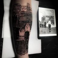 Manchester United 🤩. Boy walking to the stadium 🏟 #manchesterunitedstadium #manchesterunitedtattoo