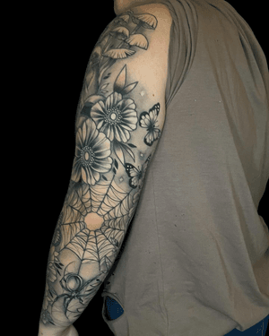 Floral tattoo style