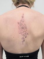 Keeping it simple for @sasjohnstone 🖤 #backtattoo #floraltattoo #fineline #southamptontattoo #bournemouthtattoo #lymingtontattoo
