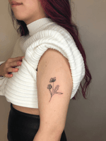 Minimalist Flowers and Leaves