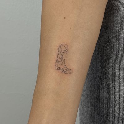 Single needle cowboy boot, done in black ink. Done at B36 Tattoo on Melrose Ave. In Los Angeles!