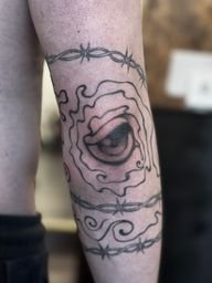 The other side of the eye I shared before. This one placed right in the middle of the elbow. Almost like a portal through the arm where the 2 eyes are connected. Soft delicate lines but bold masculine result. You can have both.