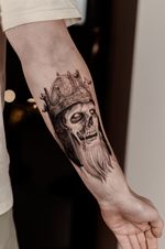 Crowned Skeleton King