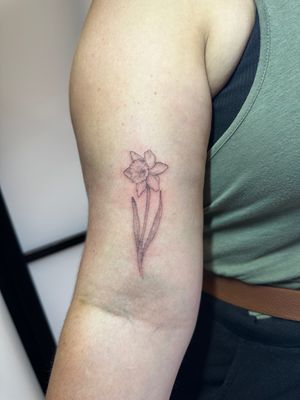Delicate and soft daffodil for the inner arm.