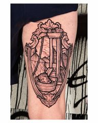 The King is dead - Part1 of a diptych project..🇩🇪 Berlin | @der_grimm_tattoo Supported by @barberdts_it @inkdoctortattoo .ᴇɴɢʀᴀᴠɪɴɢ ᴀɴᴅ ꜱᴛᴀɪɴᴇᴅ ɢʟᴀꜱꜱ ᴛᴀᴛᴛᴏᴏ.Guest | dates in the comments🇬🇧 London @sixtyink 🇫🇷 Paris @la_perle_noire_studio 🇳🇱 Amsterdam @salonserpent.ttt 🇮🇹 Bassano @sparkleytattoostudio .#engravingtattoo #stainedglasstattoo #barberdts #inkdoctortattoo