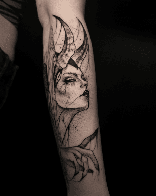 Tattoo from Evi Berry Falcon