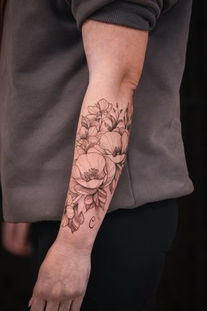 Stunning black and gray flower design by Steffan Eagle, exquisitely detailed with fine lines.