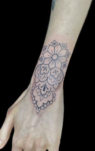 Delicate ornamental line work 